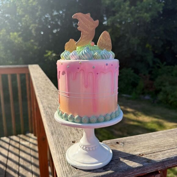 NEW Ghoulish Spooky Candy Gingerbread Cookie Cake Statue Pastel Colors - Picture 3 of 5